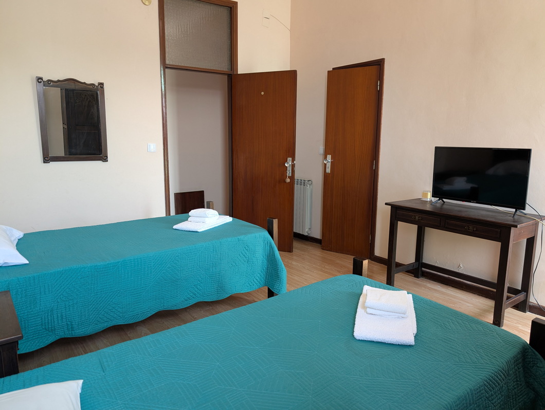 Foto 2, 2 x Cama de solteiro | Catavento